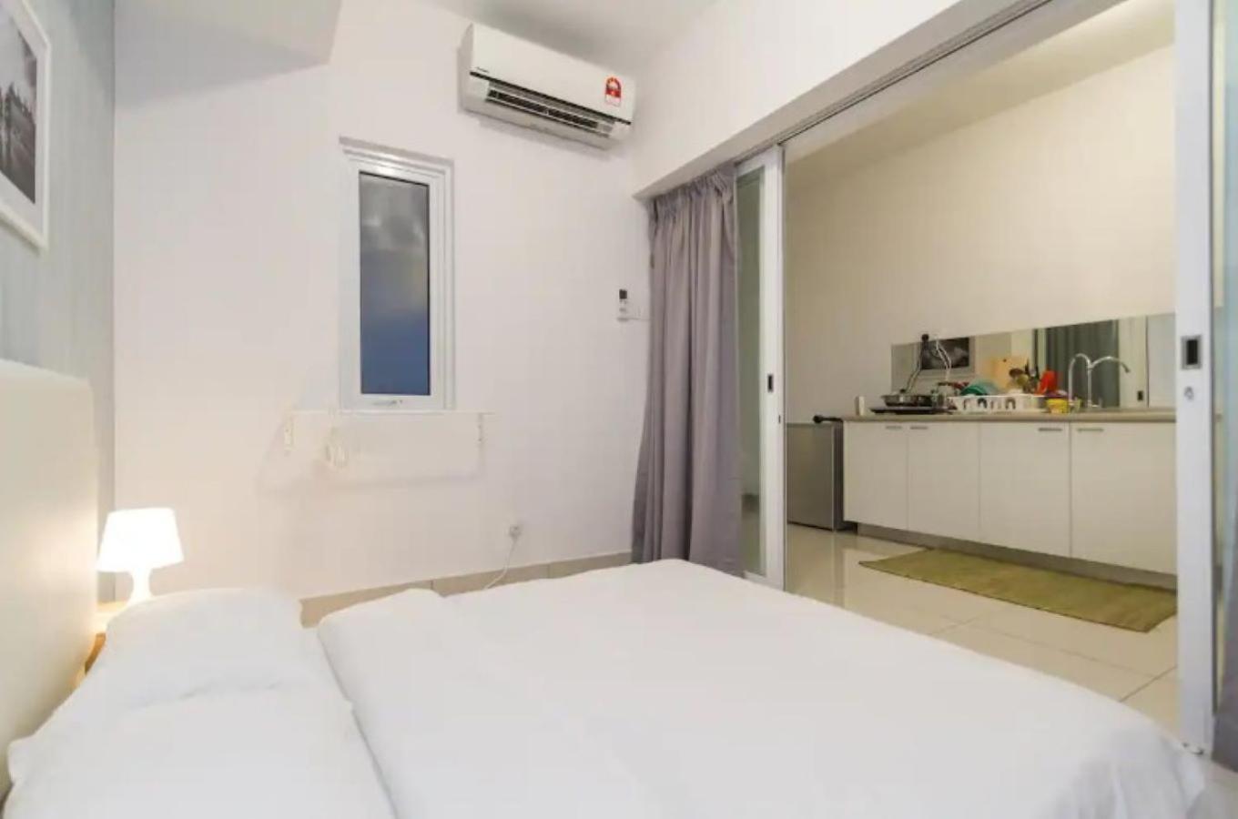 Maritime Suites Penang Jelutong Buitenkant foto